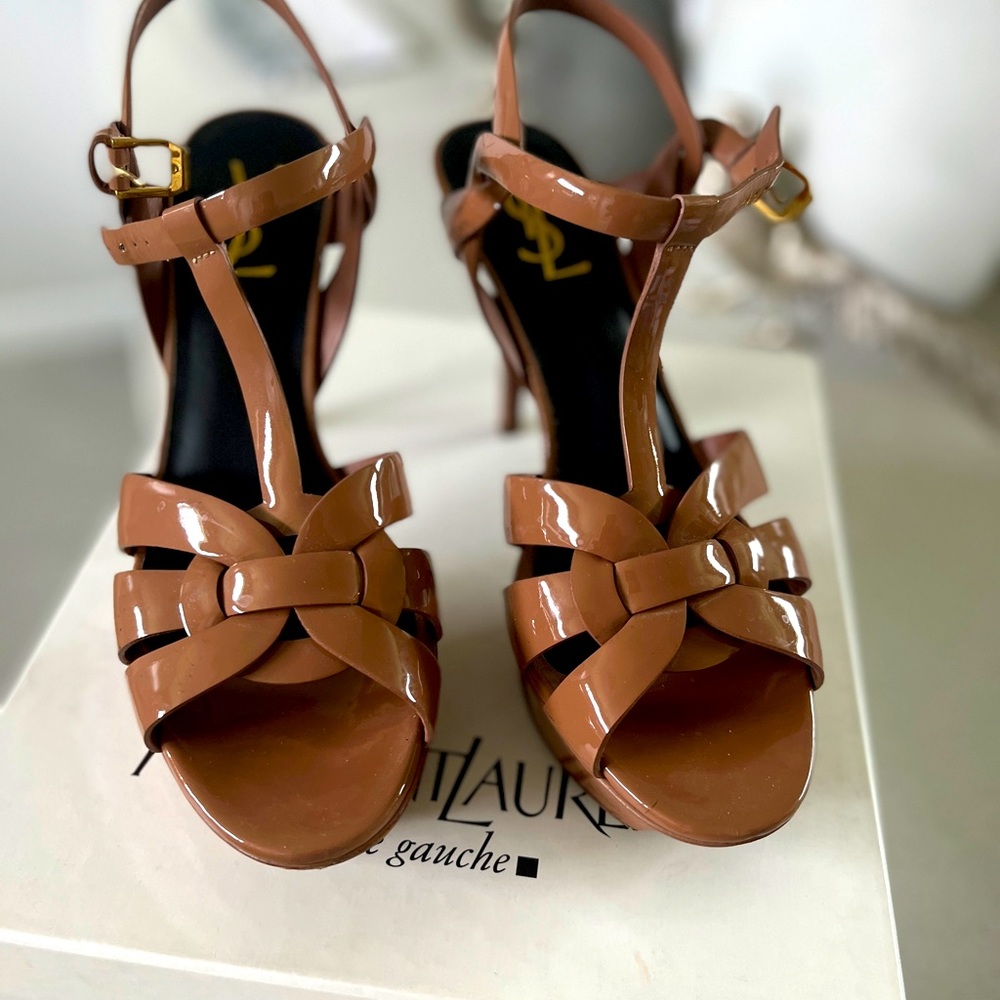 ❤️YSL Nude color heels